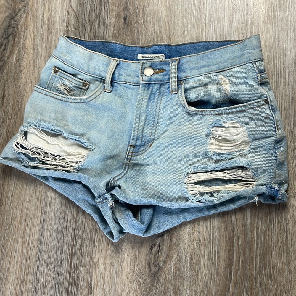 Billabong Distressed Cut-Off Shorts Size 26